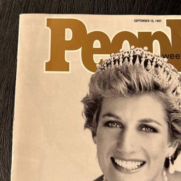 People Magazine - September 15, 1997 Princess Diana Commemorative Issue - Picture 3 of 16